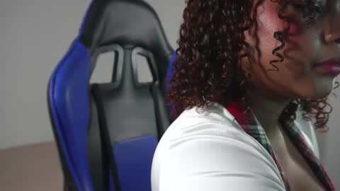 Naty online show from 12-18-25, 02:06