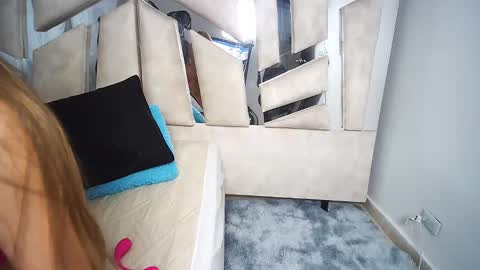 Snapshot of natalyefoster chatting on 01-27-25, 09:55 Natalye foster online show from 01-27-25, 09:55