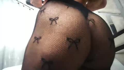 Snapshot of natalyefoster chatting on 02-11-25, 07:05 Natalye foster online show from 02-11-25, 07:05