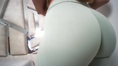 Snapshot of natalyefoster chatting on 02-12-25, 08:07 Natalye foster online show from 02-12-25, 08:07