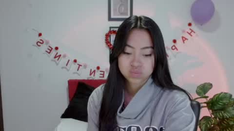 Nataly Escobar online show from 09-18-25, 12:18