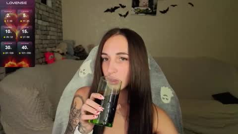 Nataly online show from 10-23-25, 05:44