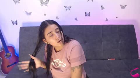 Snapshot of natalygreww chatting on 02-22-25, 06:52   online show from 02-22-25, 06:52