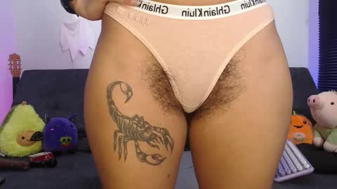 Snapshot of natalygreww chatting on 10-17-25, 02:19   online show from 10-17-25, 02:19