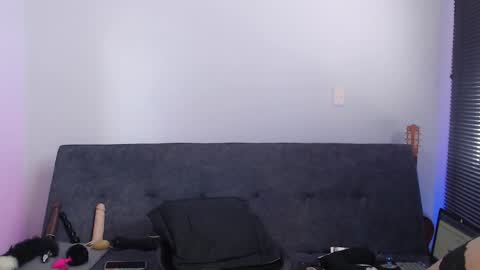   online show from 04-10-26, 08:13