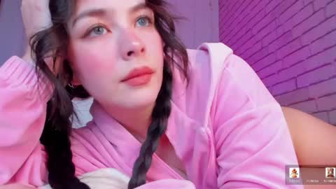 Snapshot of natalyhayes chatting on 05-29-26, 11:30 Nataly online show from 05-29-26, 11:30