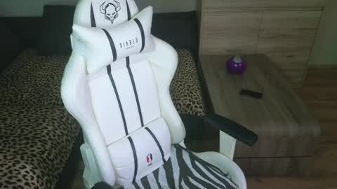 Natalli online show from 12-25-24, 06:19