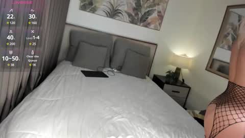 Natasha online show from 02-28-25, 05:37