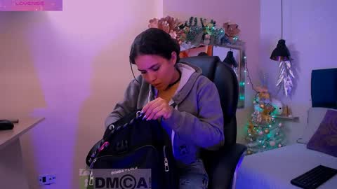 Snapshot of natasha__jackson chatting on 12-27-24, 02:01 natasha online show from 12-27-24, 02:01