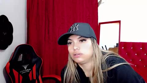 Snapshot of natasha__magics chatting on 11-27-25, 12:02 natasha__magics online show from 11-27-25, 12:02