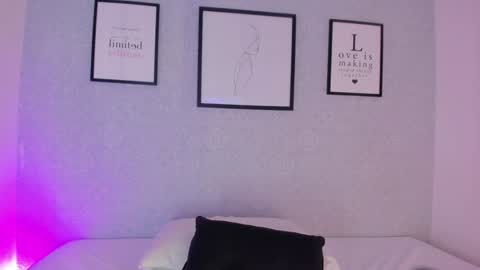 Snapshot of natasha_harpper chatting on 01-28-25, 05:24  Natasha  online show from 01-28-25, 05:24