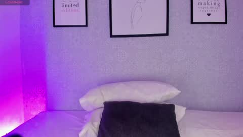 Snapshot of natasha_harpper chatting on 02-25-25, 03:27  Natasha  online show from 02-25-25, 03:27