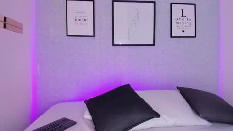  Natasha  online show from 11-29-25, 11:02