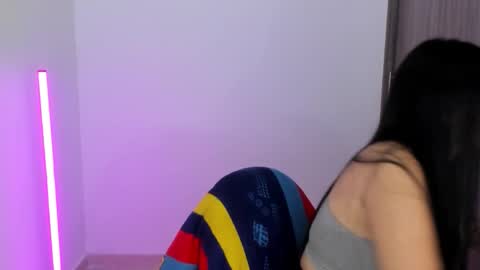 Snapshot of natasha_su chatting on 11-19-25, 08:53 Natalia online show from 11-19-25, 08:53