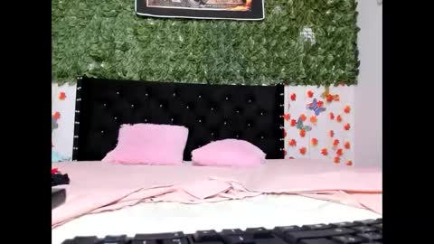 Snapshot of natashahot_21 chatting on 01-09-25, 04:17 natashahot_21 online show from 01-09-25, 04:17