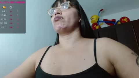 Snapshot of natashasmithe chatting on 01-04-25, 11:22 Natasha Smithe  online show from 01-04-25, 11:22