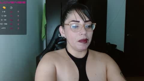 Snapshot of natashasmithe chatting on 02-05-25, 12:10 Natasha Smithe  online show from 02-05-25, 12:10