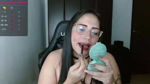 Snapshot of natashasmithe chatting on 02-05-25, 01:11 Natasha Smithe  online show from 02-05-25, 01:11