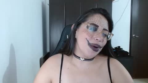 Snapshot of natashasmithe chatting on 02-20-25, 02:18 Natasha Smithe  online show from 02-20-25, 02:18