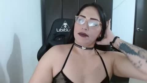Snapshot of natashasmithe chatting on 03-05-25, 01:10 Natasha Smithe  online show from 03-05-25, 01:10