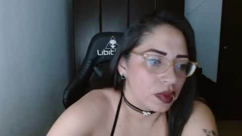 Snapshot of natashasmithe chatting on 03-05-25, 04:24 Natasha Smithe  online show from 03-05-25, 04:24