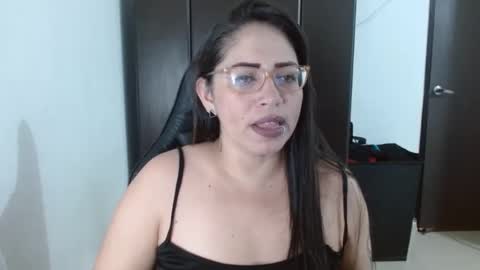 Snapshot of natashasmithe chatting on 03-06-25, 02:41 Natasha Smithe  online show from 03-06-25, 02:41