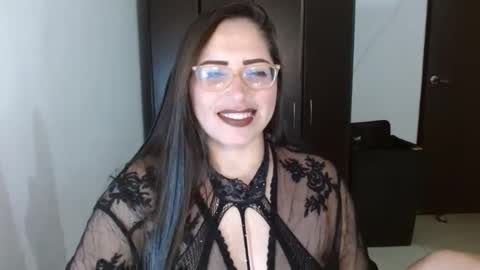 Snapshot of natashasmithe chatting on 10-12-25, 12:09 Natasha Smithe  online show from 10-12-25, 12:09