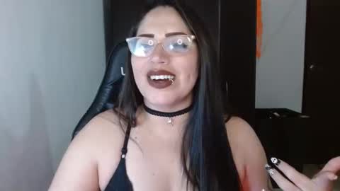 Snapshot of natashasmithe chatting on 10-19-25, 01:17 Natasha Smithe  online show from 10-19-25, 01:17
