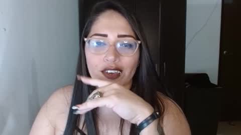 Snapshot of natashasmithe chatting on 10-23-25, 02:11 Natasha Smithe  online show from 10-23-25, 02:11