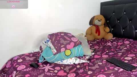 Snapshot of natassha_brown chatting on 01-10-25, 03:07 Natassha  online show from 01-10-25, 03:07