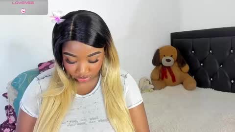 Snapshot of natassha_brown chatting on 01-23-25, 12:35 Natassha  online show from 01-23-25, 12:35