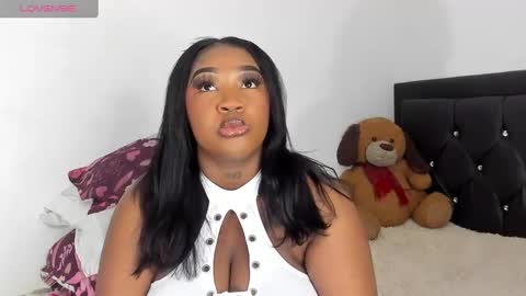 Snapshot of natassha_brown chatting on 02-08-25, 01:00 Natassha  online show from 02-08-25, 01:00