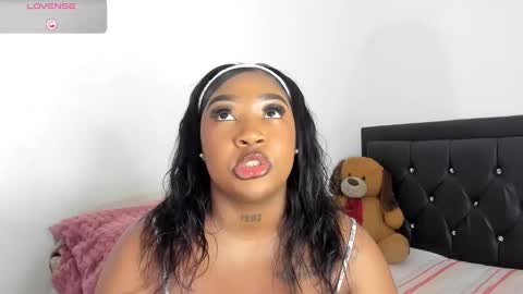 Snapshot of natassha_brown chatting on 02-24-25, 11:52 Natassha  online show from 02-24-25, 11:52