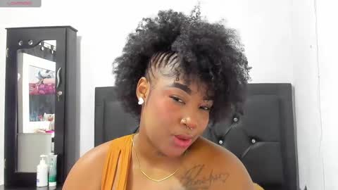 Snapshot of natassha_brown chatting on 10-19-25, 01:28 Natassha  online show from 10-19-25, 01:28