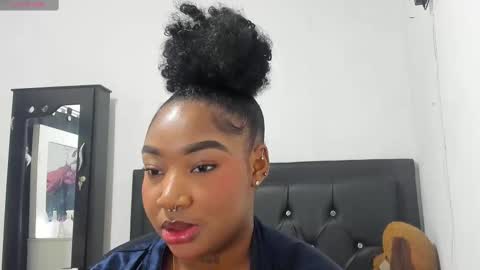 Snapshot of natassha_brown chatting on 10-28-25, 12:36 Natassha  online show from 10-28-25, 12:36