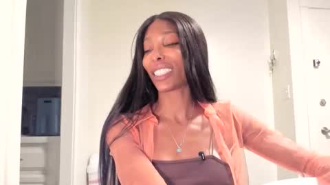 Snapshot of natassiadreamsxxx chatting on 02-10-26, 02:15 Natassia Dreams online show from 02-10-26, 02:15