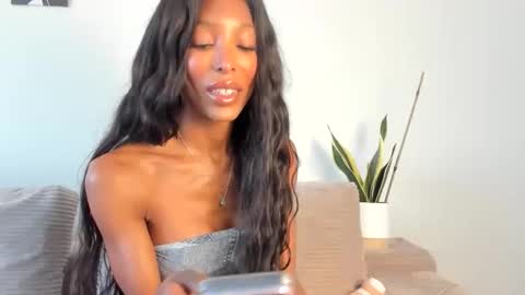 Snapshot of natassiadreamsxxx chatting on 02-19-26, 06:48 Natassia Dreams online show from 02-19-26, 06:48