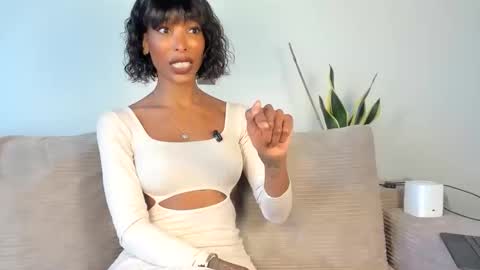 Snapshot of natassiadreamsxxx chatting on 02-26-26, 12:42 Natassia Dreams online show from 02-26-26, 12:42