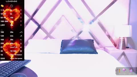 Snapshot of natazhaqueen chatting on 09-10-25, 08:20 nathalia online show from 09-10-25, 08:20