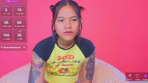 Snapshot of natchac chatting on 12-20-24, 01:58 Natcha C online show from 12-20-24, 01:58