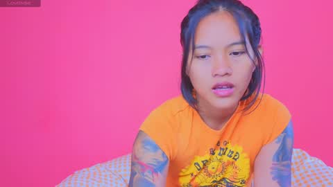 Snapshot of natchac chatting on 12-24-24, 03:05 Natcha C online show from 12-24-24, 03:05