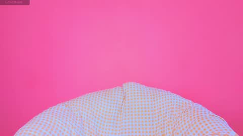 Snapshot of natchac chatting on 01-04-25, 02:56 Natcha C online show from 01-04-25, 02:56