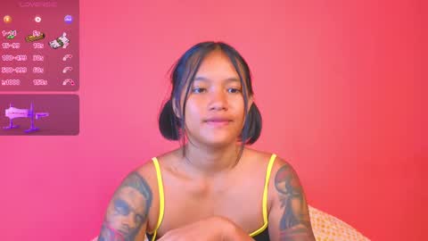 Snapshot of natchac chatting on 02-13-25, 05:33 Natcha C online show from 02-13-25, 05:33