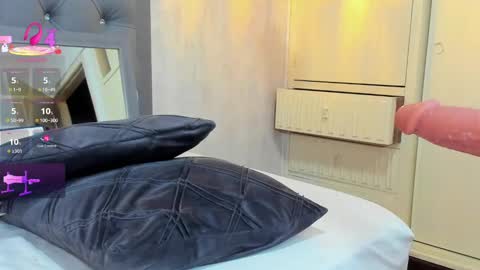 N A T H A L I A online show from 03-03-25, 10:42