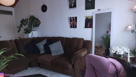 Nathalia  online show from 10-12-25, 08:08