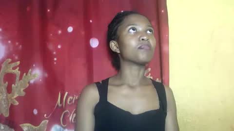 Snapshot of nathalie004 chatting on 09-17-25, 05:20 nathalie004 online show from 09-17-25, 05:20