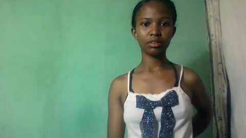 Snapshot of nathalie004 chatting on 10-21-25, 05:19 nathalie004 online show from 10-21-25, 05:19