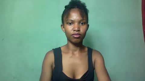 Snapshot of nathalie004 chatting on 10-30-25, 06:04 nathalie004 online show from 10-30-25, 06:04