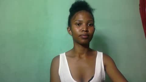 Snapshot of nathalie004 chatting on 10-31-25, 11:55 nathalie004 online show from 10-31-25, 11:55