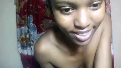 Snapshot of nathalie004 chatting on 12-05-25, 06:44 nathalie004 online show from 12-05-25, 06:44